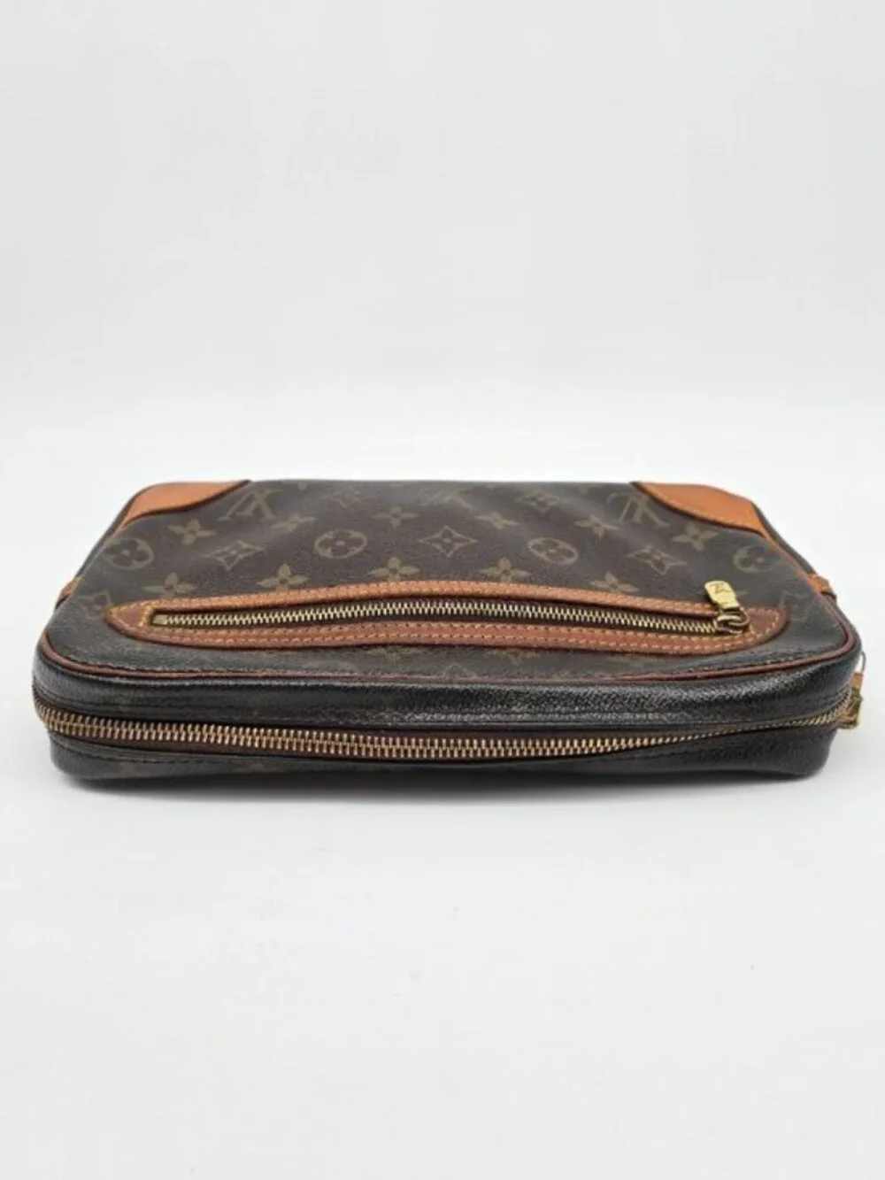 Louis Vuitton classic louis